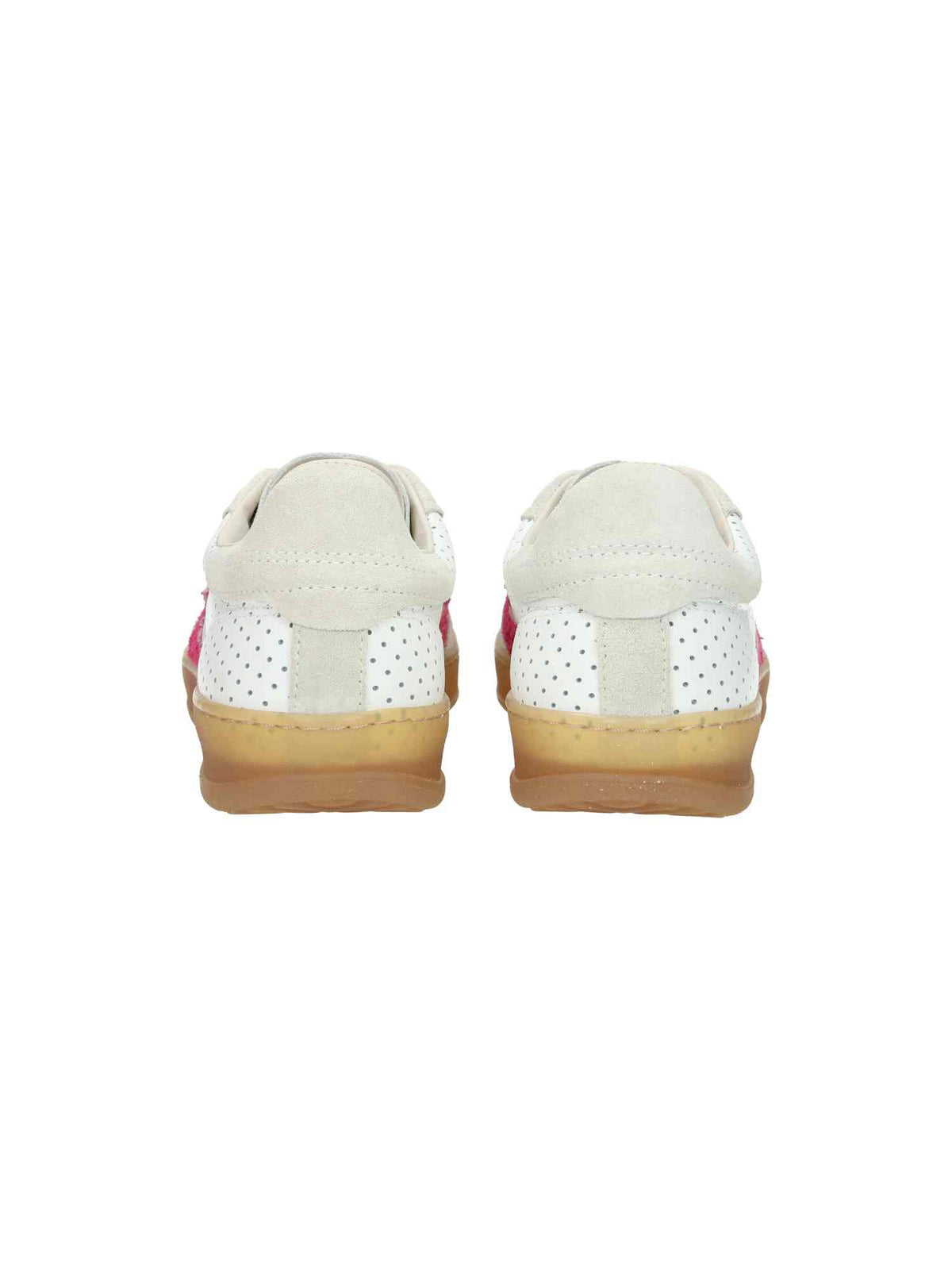 Club Cherry Scrached Suede Logo Perforated white | Bildmaterial bereitgestellt von SHOES.PLEASE.