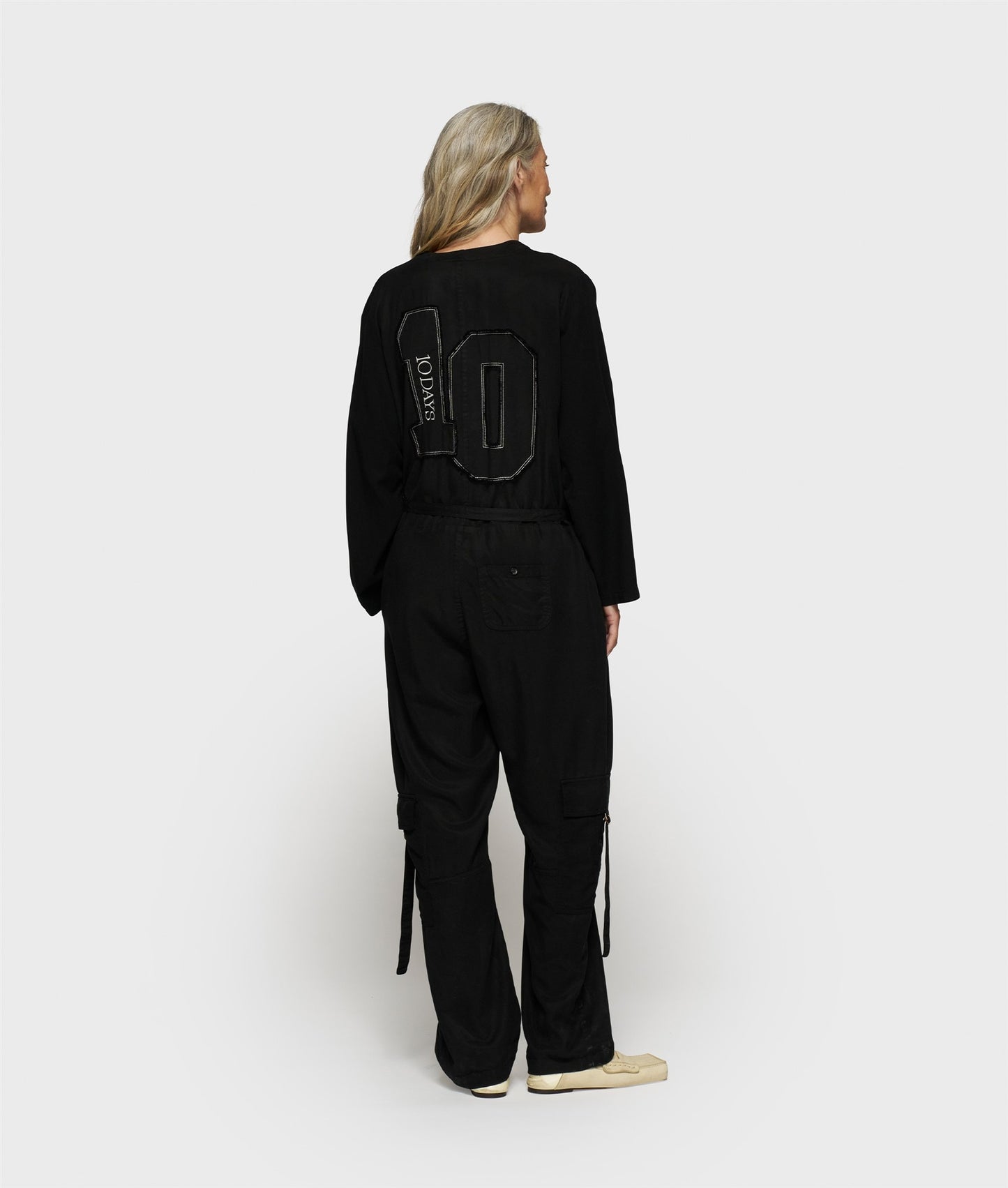 Comfort Jumpsuit Tencel black | Bildmaterial bereitgestellt von SHOES.PLEASE.