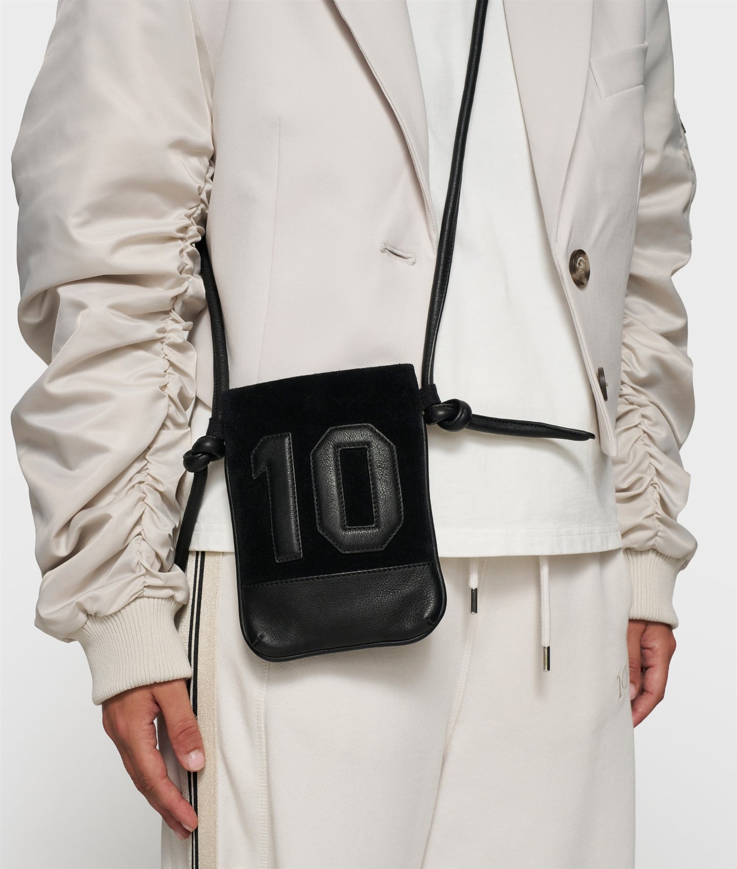 Leather Phone Bag black | Bildmaterial bereitgestellt von SHOES.PLEASE.