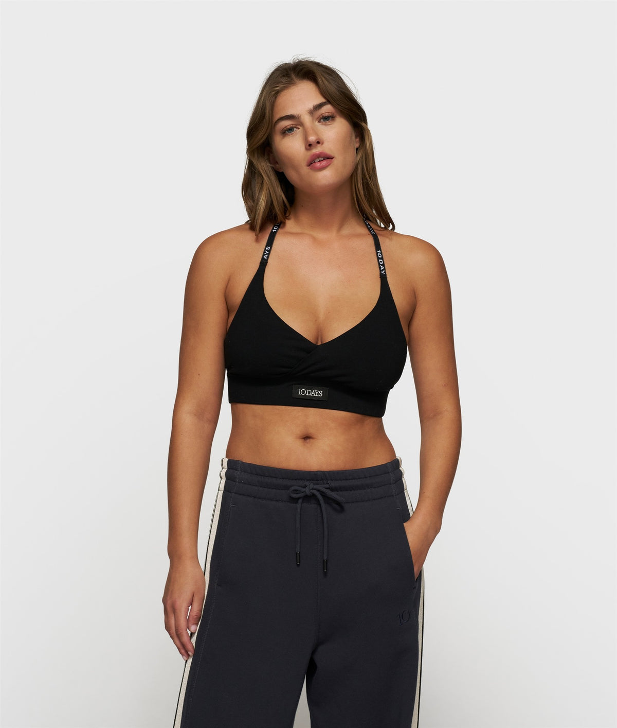 The Bar-Bra black | Bildmaterial bereitgestellt von SHOES.PLEASE.