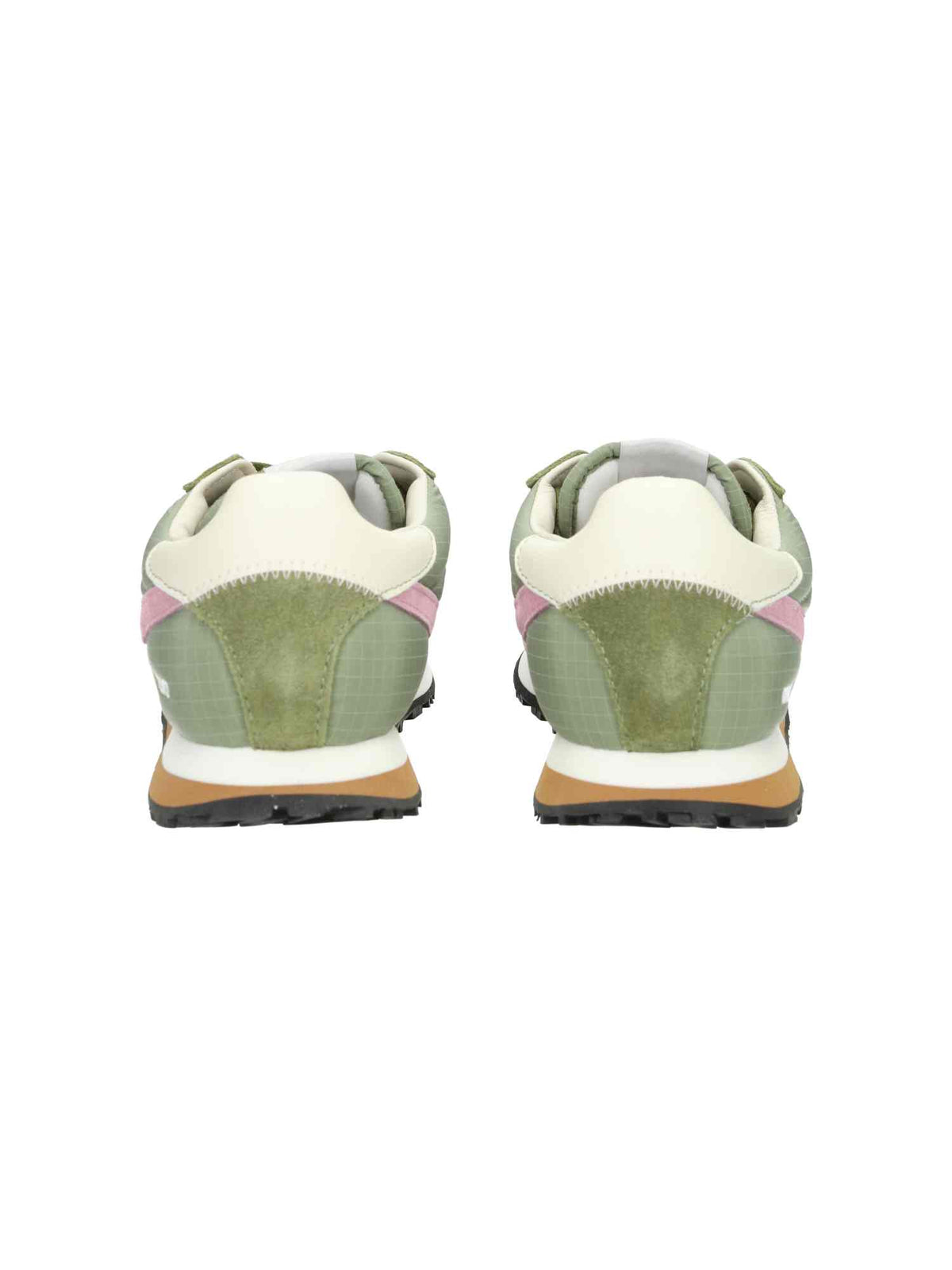 M Powder Pink Logo And Details khaki green | Bildmaterial bereitgestellt von SHOES.PLEASE.