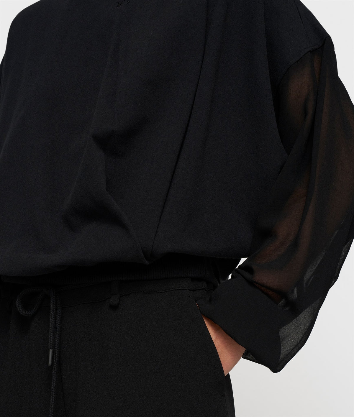 Pleated Sweater Chiffon black | Bildmaterial bereitgestellt von SHOES.PLEASE.