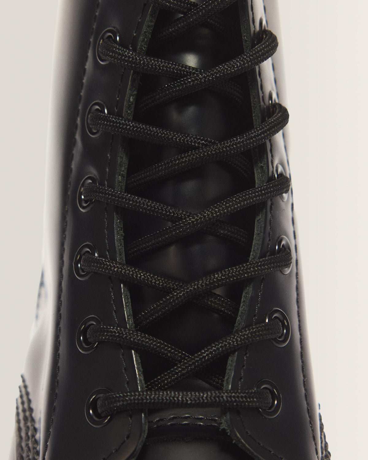 140cm Black Round Lace 8-10i - Ea Polyester black | Bildmaterial bereitgestellt von SHOES.PLEASE.