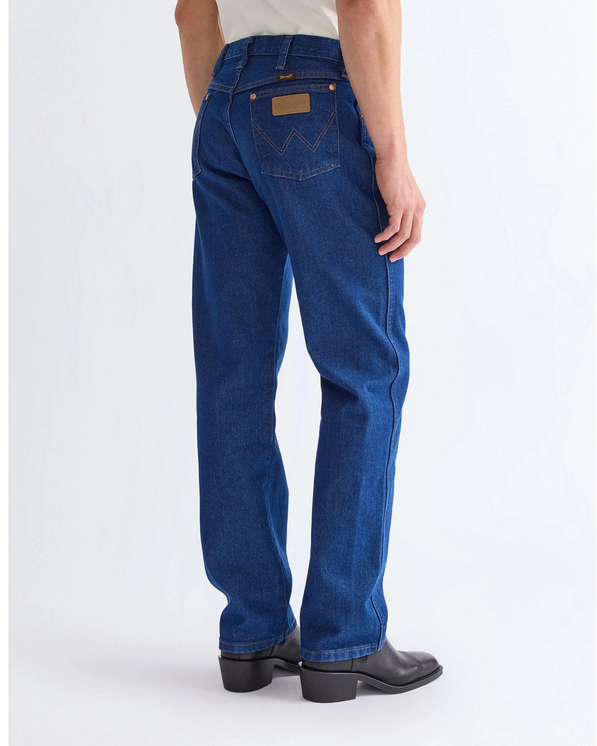13MWZ prewashed indigo | Bildmaterial bereitgestellt von SHOES.PLEASE.