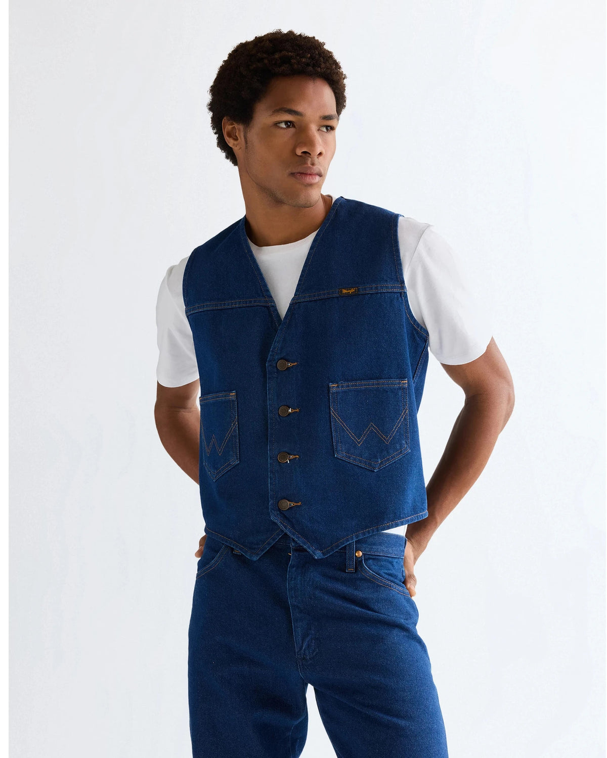 COWBOY CUT VEST prewashed indigo | Bildmaterial bereitgestellt von SHOES.PLEASE.