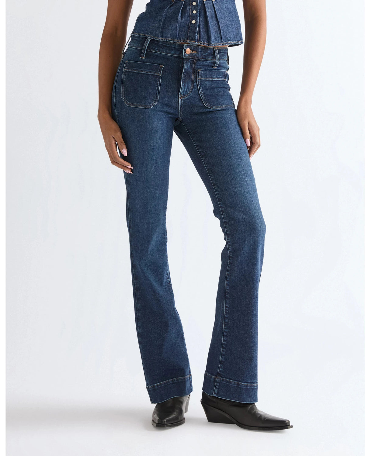 FLARE pioneer pop | Bildmaterial bereitgestellt von SHOES.PLEASE.