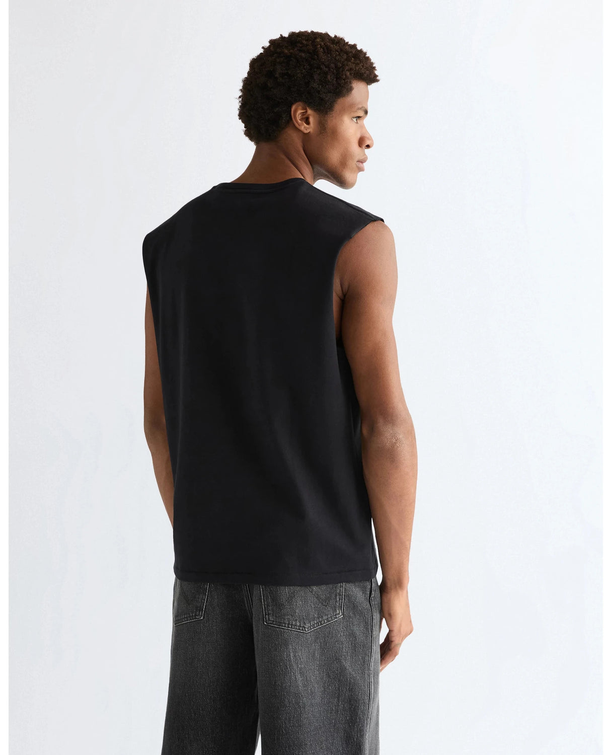 GRAPHIC MUSCLE TANK black | Bildmaterial bereitgestellt von SHOES.PLEASE.