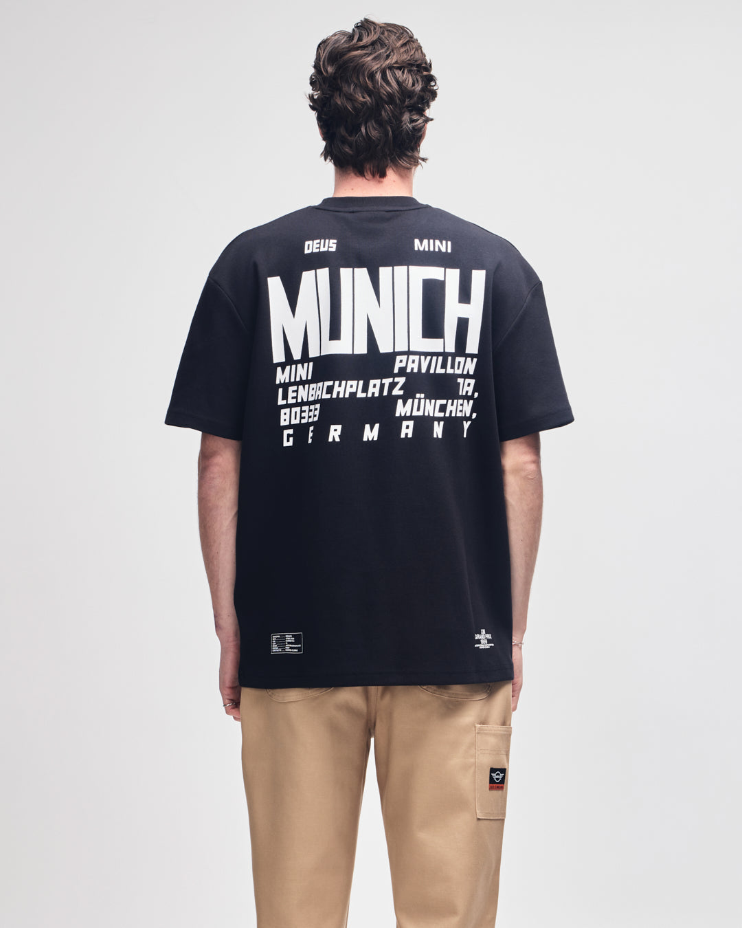 Munich Address Tee black | Bildmaterial bereitgestellt von SHOES.PLEASE.