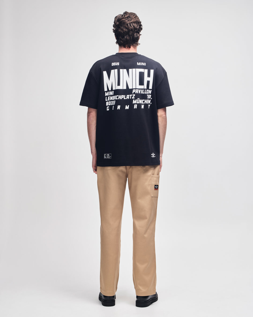 Munich Address Tee black | Bildmaterial bereitgestellt von SHOES.PLEASE.