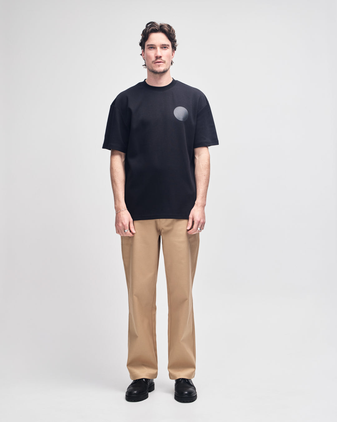 Munich Address Tee black | Bildmaterial bereitgestellt von SHOES.PLEASE.