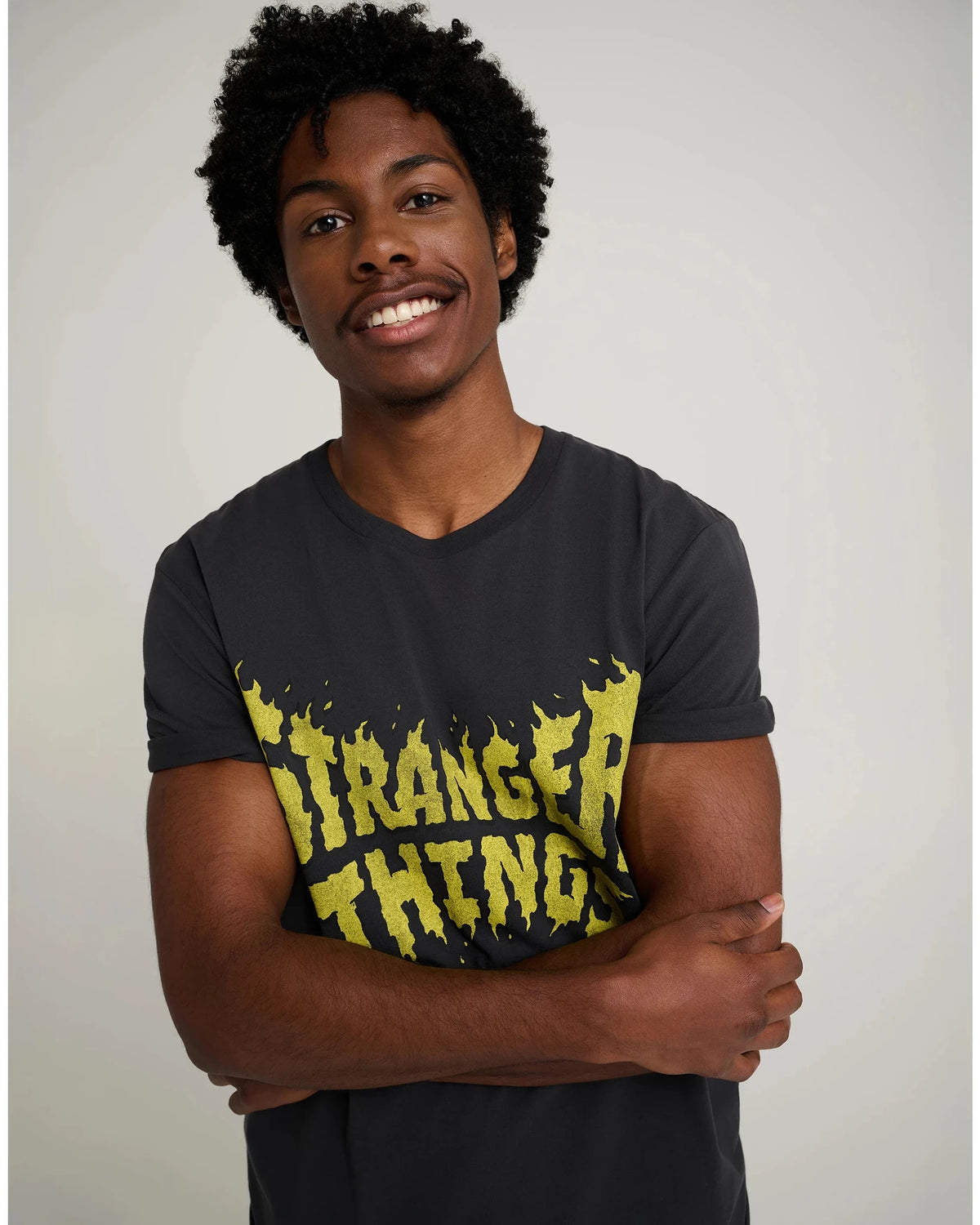 STRANGER THINGS TEE washed black | Bildmaterial bereitgestellt von SHOES.PLEASE.