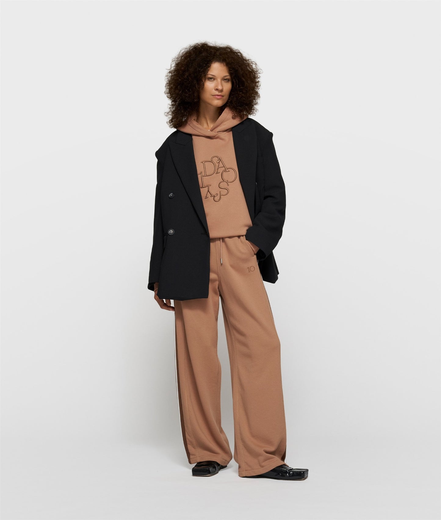 Western Jogger Tape fudge | Bildmaterial bereitgestellt von SHOES.PLEASE.