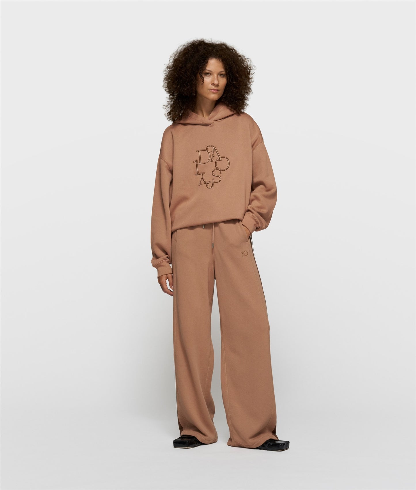 Western Jogger Tape fudge | Bildmaterial bereitgestellt von SHOES.PLEASE.