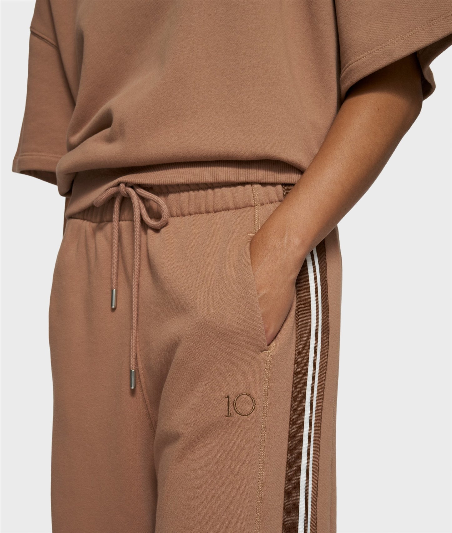 Western Jogger Tape fudge | Bildmaterial bereitgestellt von SHOES.PLEASE.