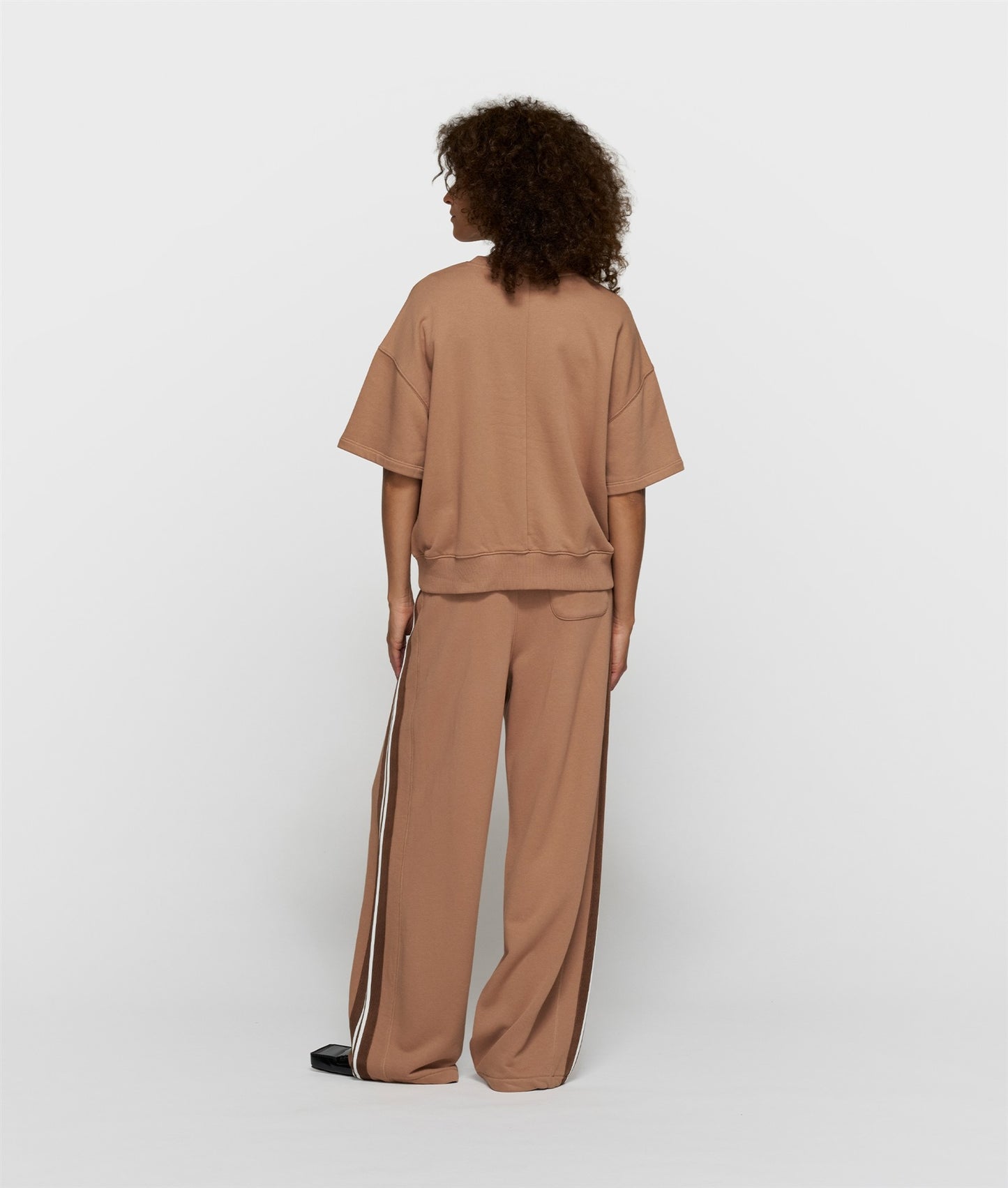 Western Jogger Tape fudge | Bildmaterial bereitgestellt von SHOES.PLEASE.