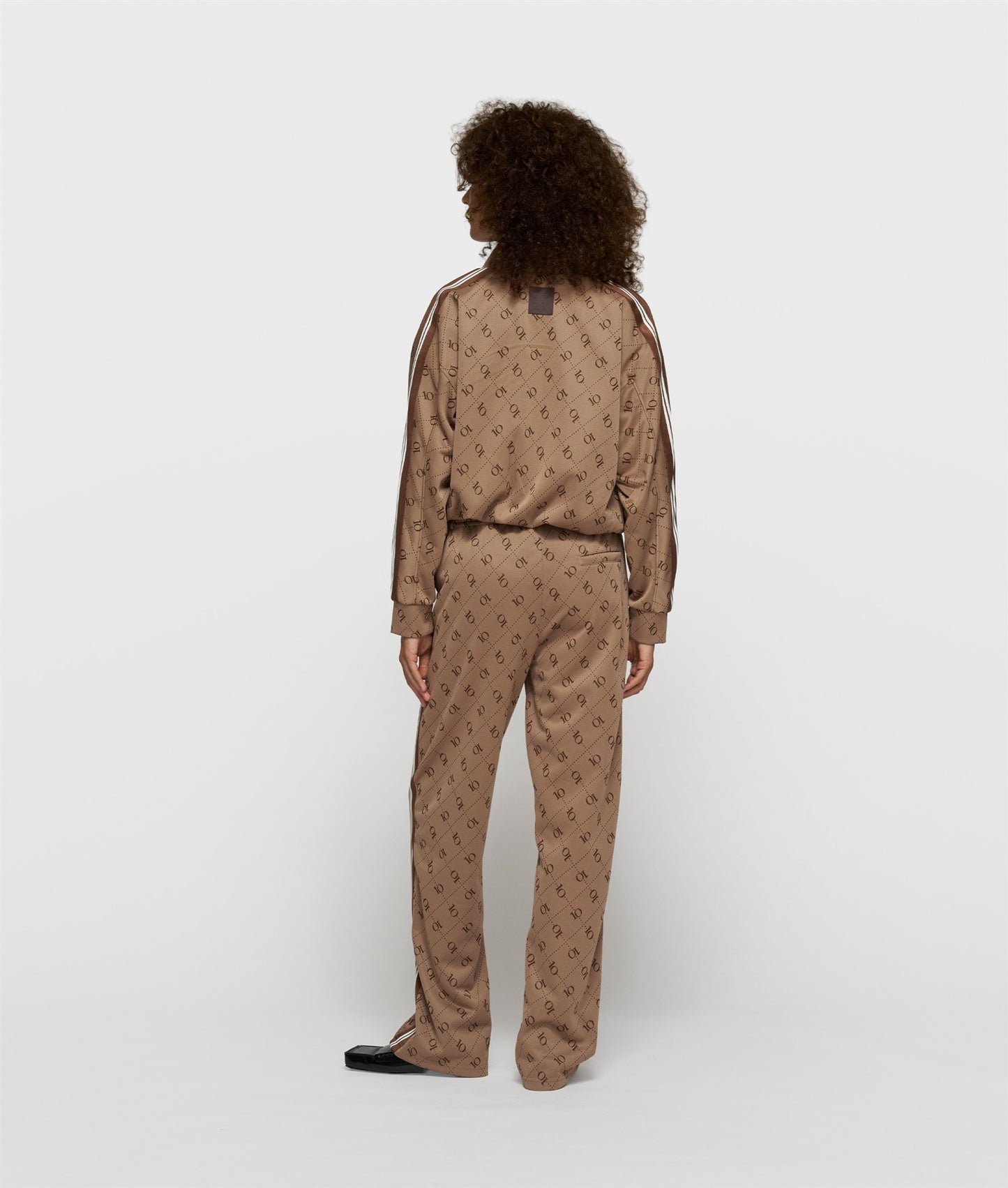 Track Pants Monogram fudge | Bildmaterial bereitgestellt von SHOES.PLEASE.