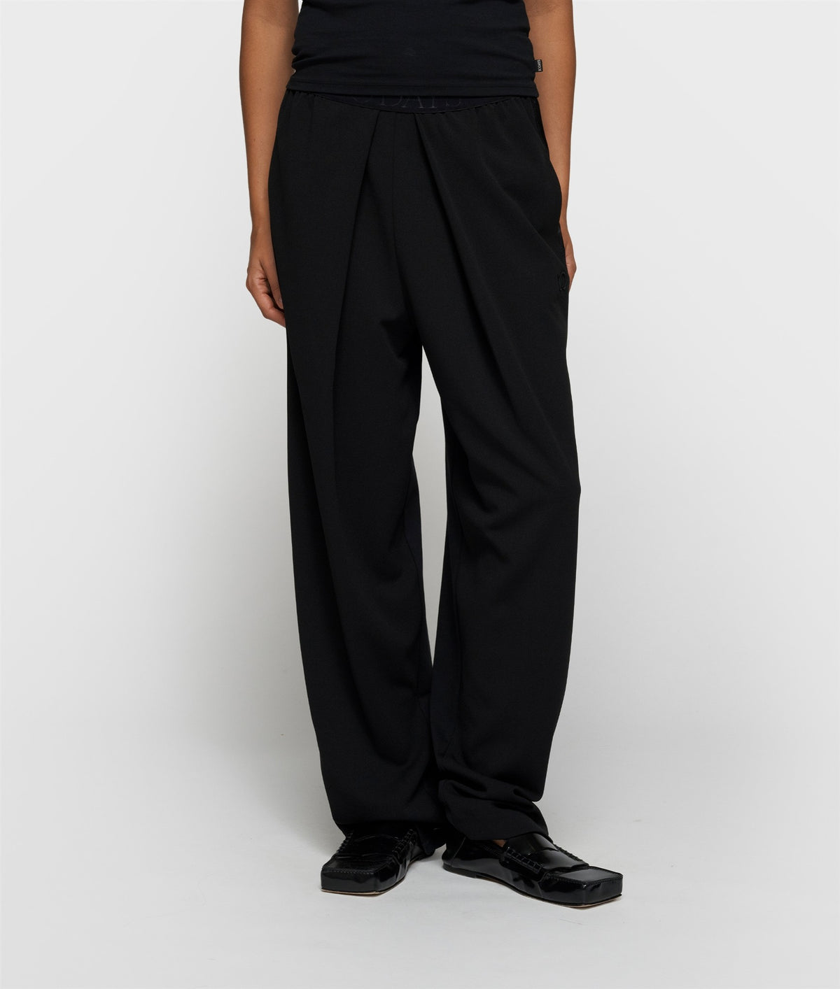 Pleated Pants black | Bildmaterial bereitgestellt von SHOES.PLEASE.