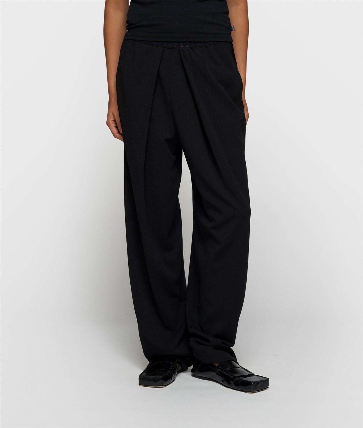 Pleated Pants black | Bildmaterial bereitgestellt von SHOES.PLEASE.