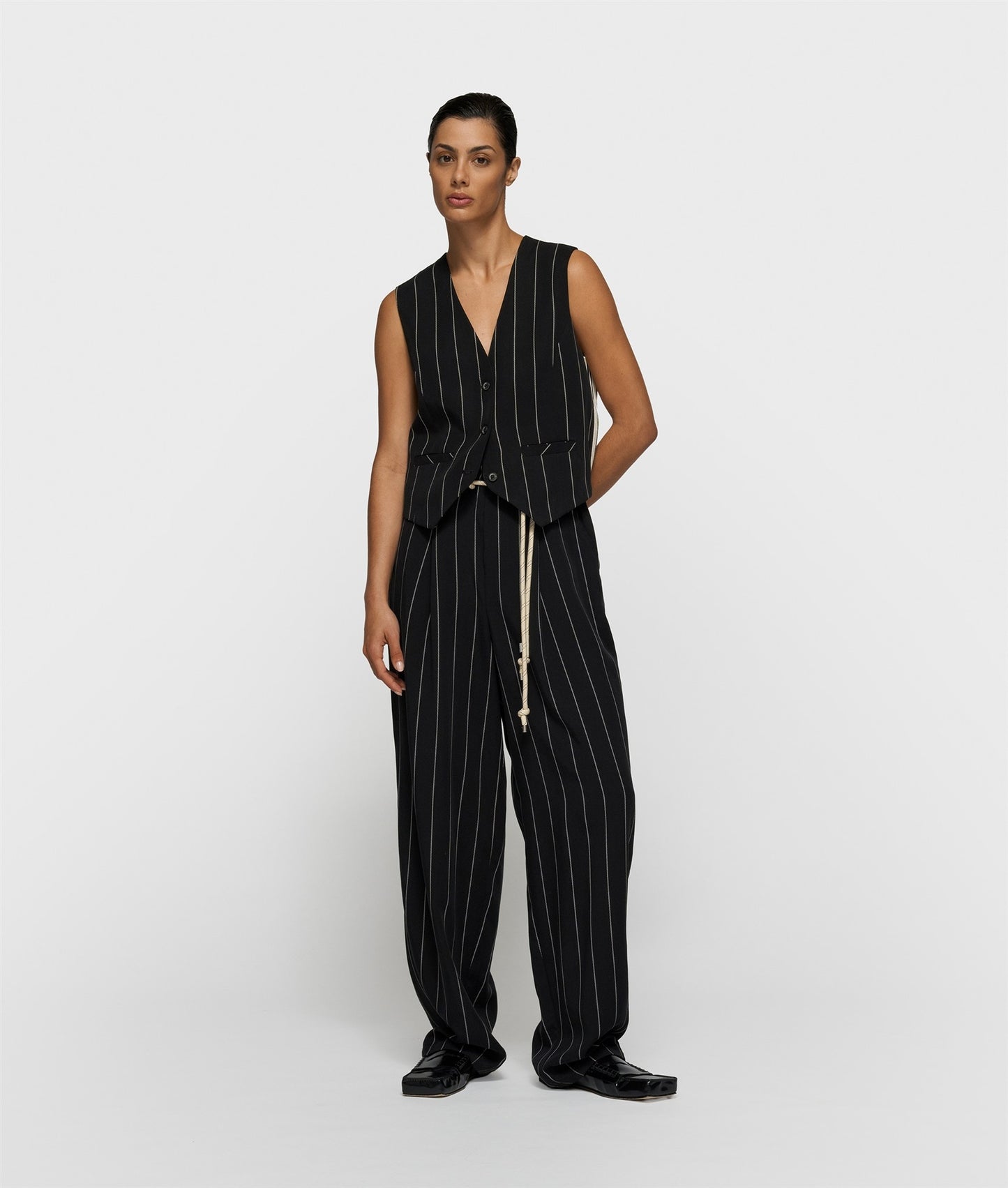 Pants Pinstripe black | Bildmaterial bereitgestellt von SHOES.PLEASE.
