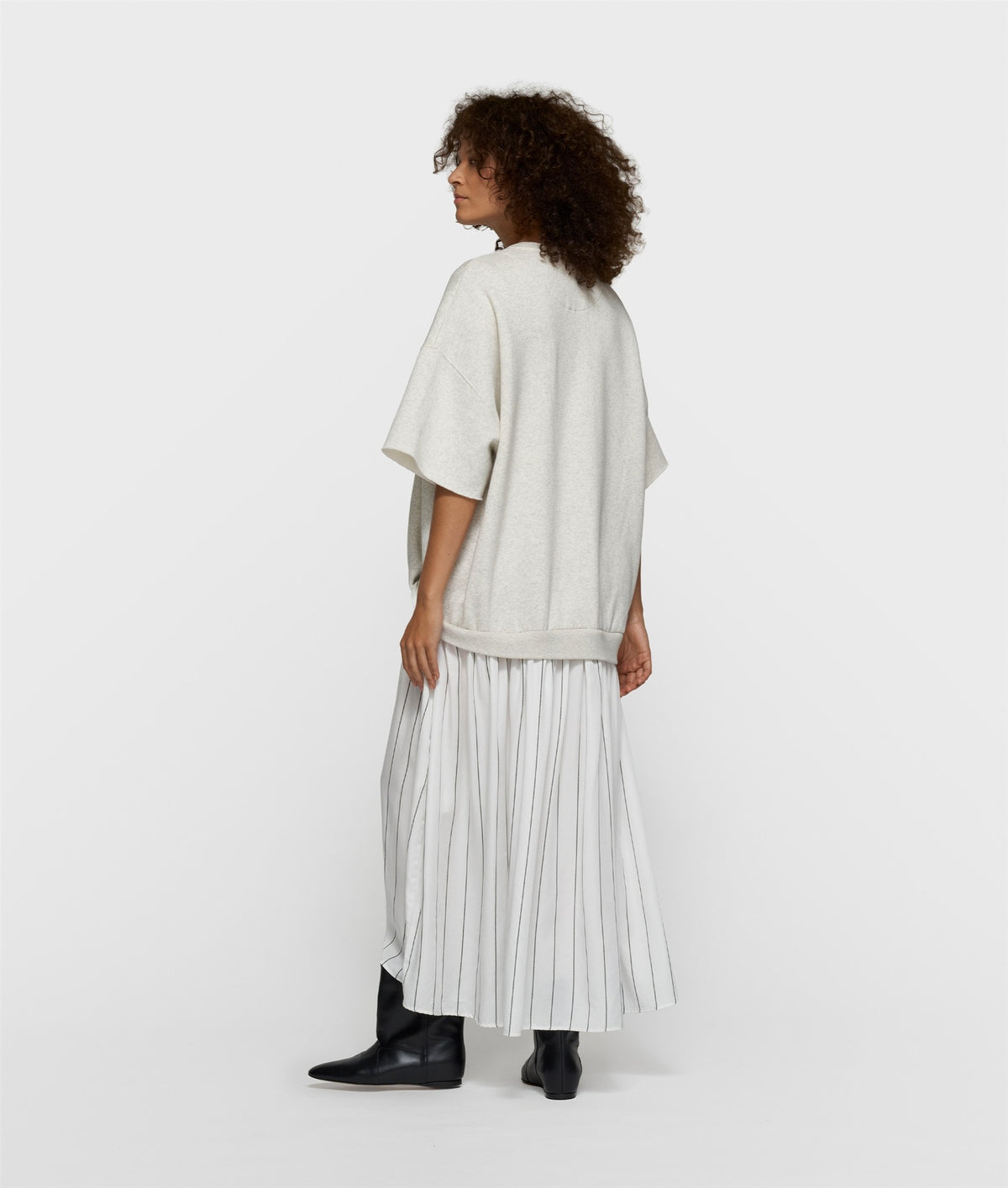 Statement Sweater Dress soft white melee | Bildmaterial bereitgestellt von SHOES.PLEASE.