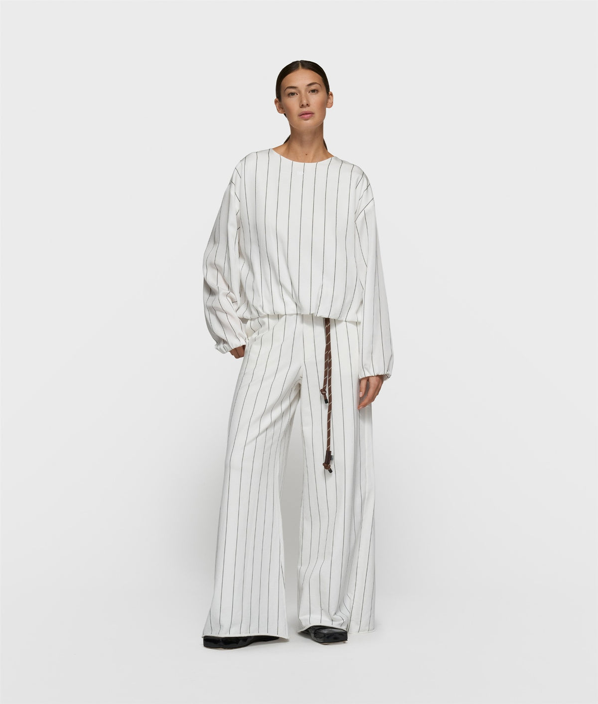 Balloon Blouse Pinstripe ecru | Bildmaterial bereitgestellt von SHOES.PLEASE.