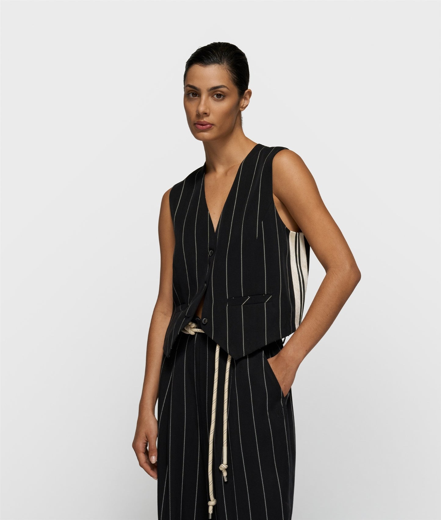 Gilet Pinstripe black | Bildmaterial bereitgestellt von SHOES.PLEASE.