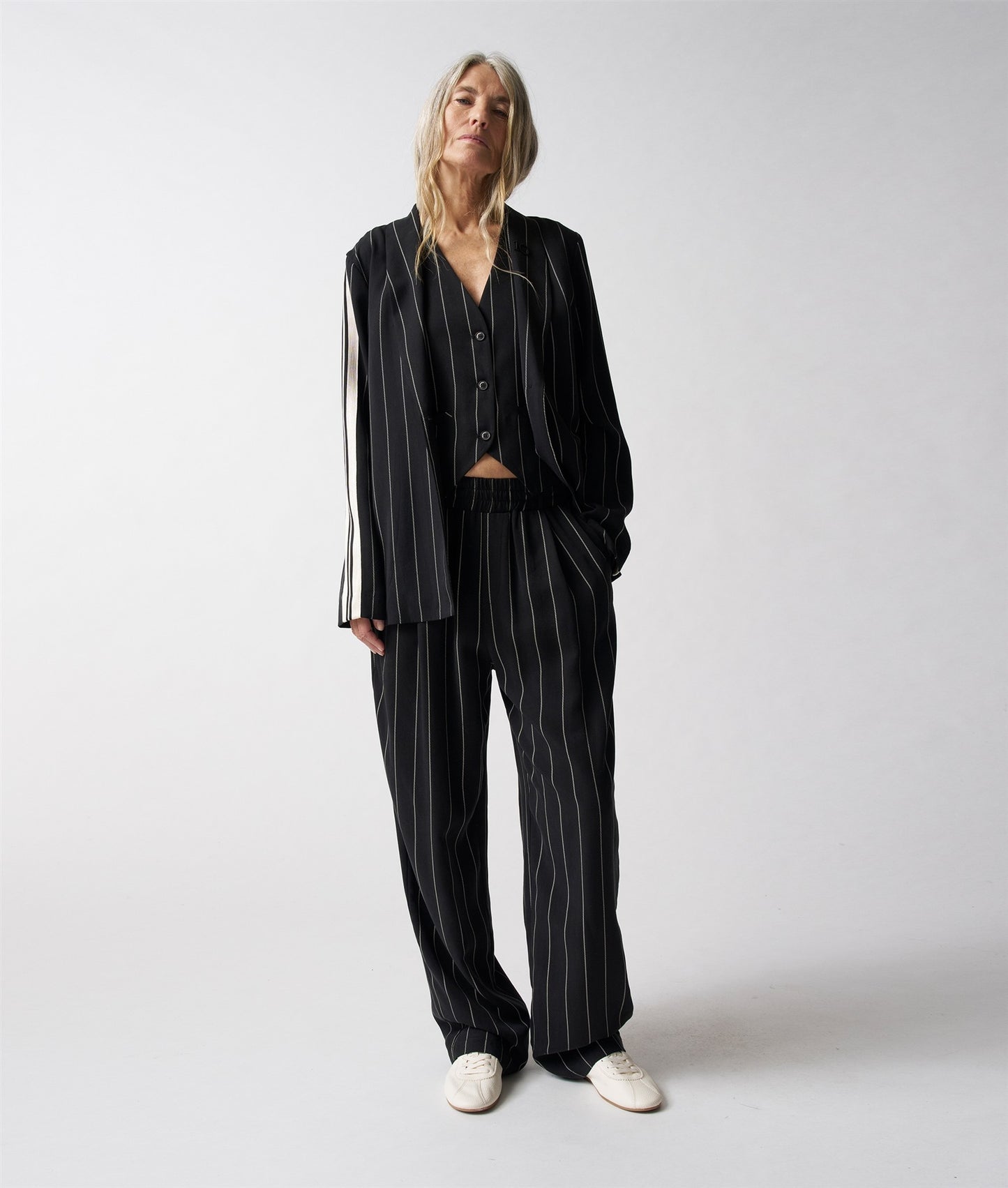 Gilet Pinstripe black | Bildmaterial bereitgestellt von SHOES.PLEASE.