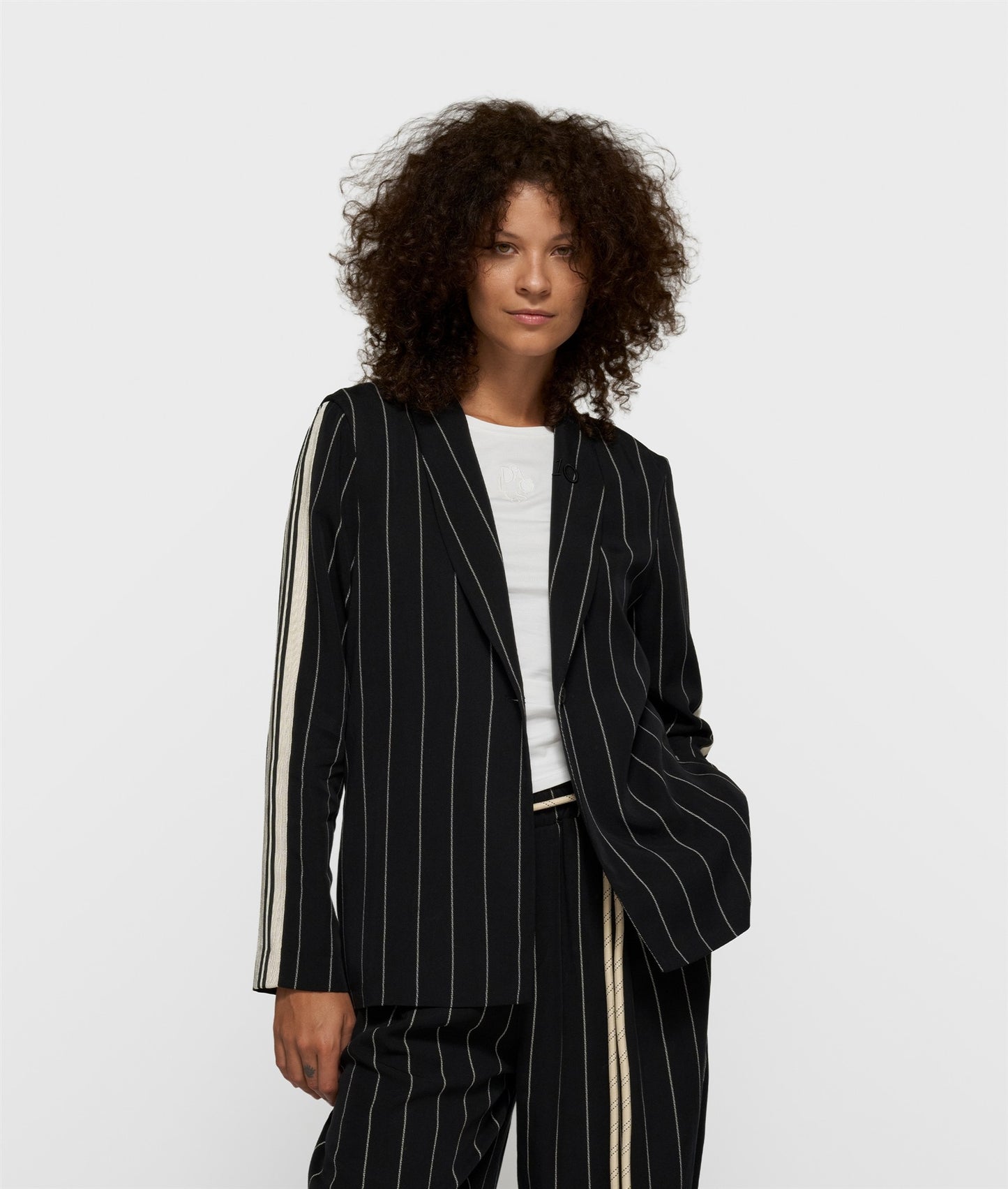 Blazer Pinstripe black | Bildmaterial bereitgestellt von SHOES.PLEASE.