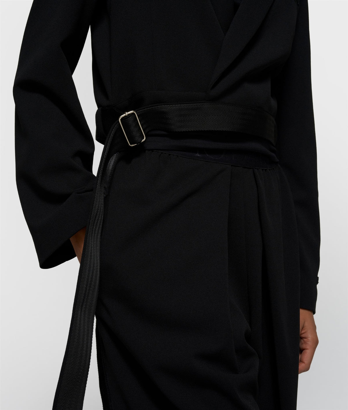 Belted Blazer Crepe black | Bildmaterial bereitgestellt von SHOES.PLEASE.