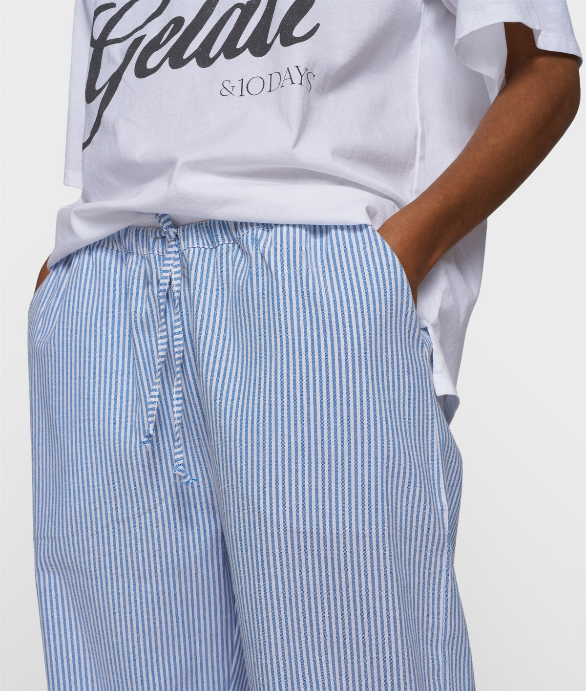 Cotton Pants Stripes white/steel blue | Bildmaterial bereitgestellt von SHOES.PLEASE.