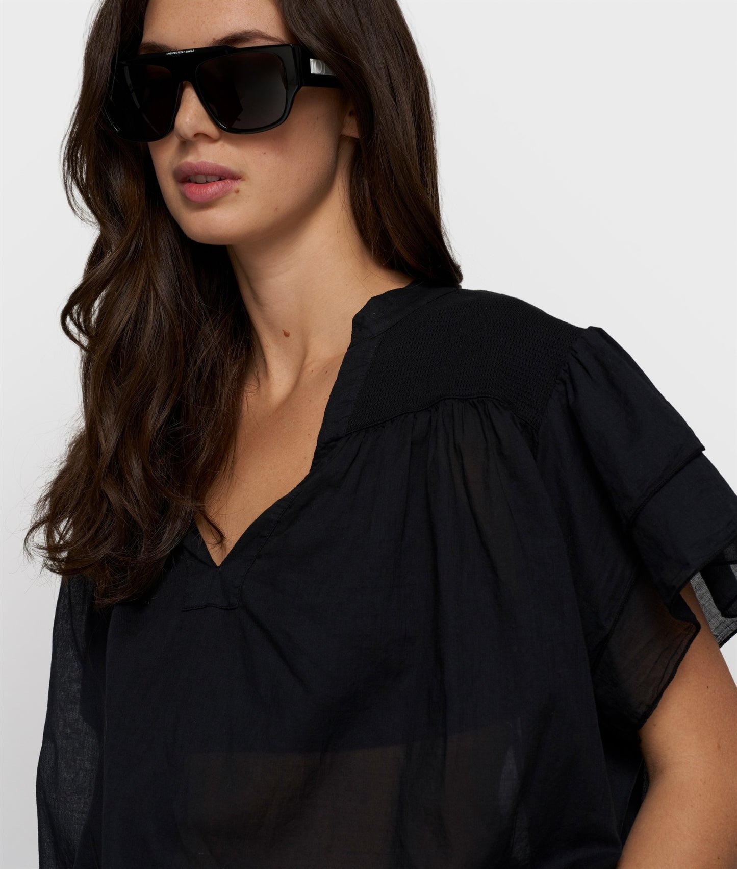 A-Line Ruffle Top black | Bildmaterial bereitgestellt von SHOES.PLEASE.