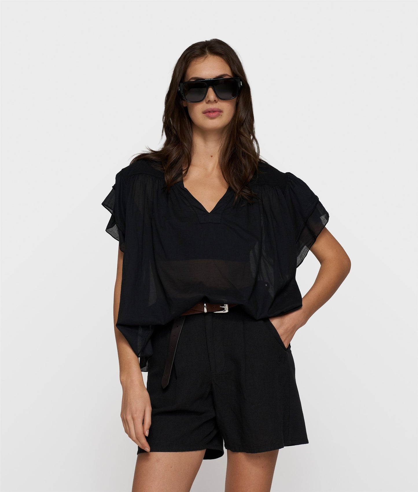 A-Line Ruffle Top black | Bildmaterial bereitgestellt von SHOES.PLEASE.