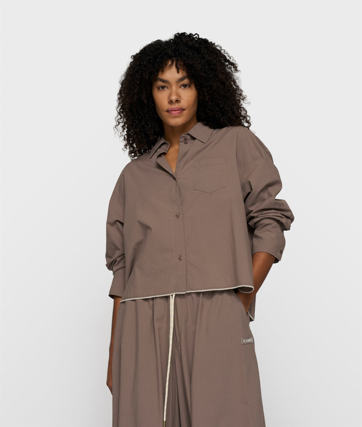 Cropped Shirt Poplin moonrock | Bildmaterial bereitgestellt von SHOES.PLEASE.