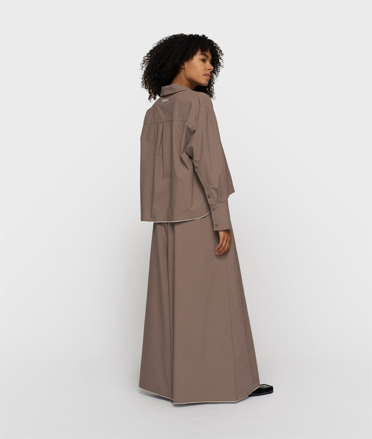 Cropped Shirt Poplin moonrock | Bildmaterial bereitgestellt von SHOES.PLEASE.