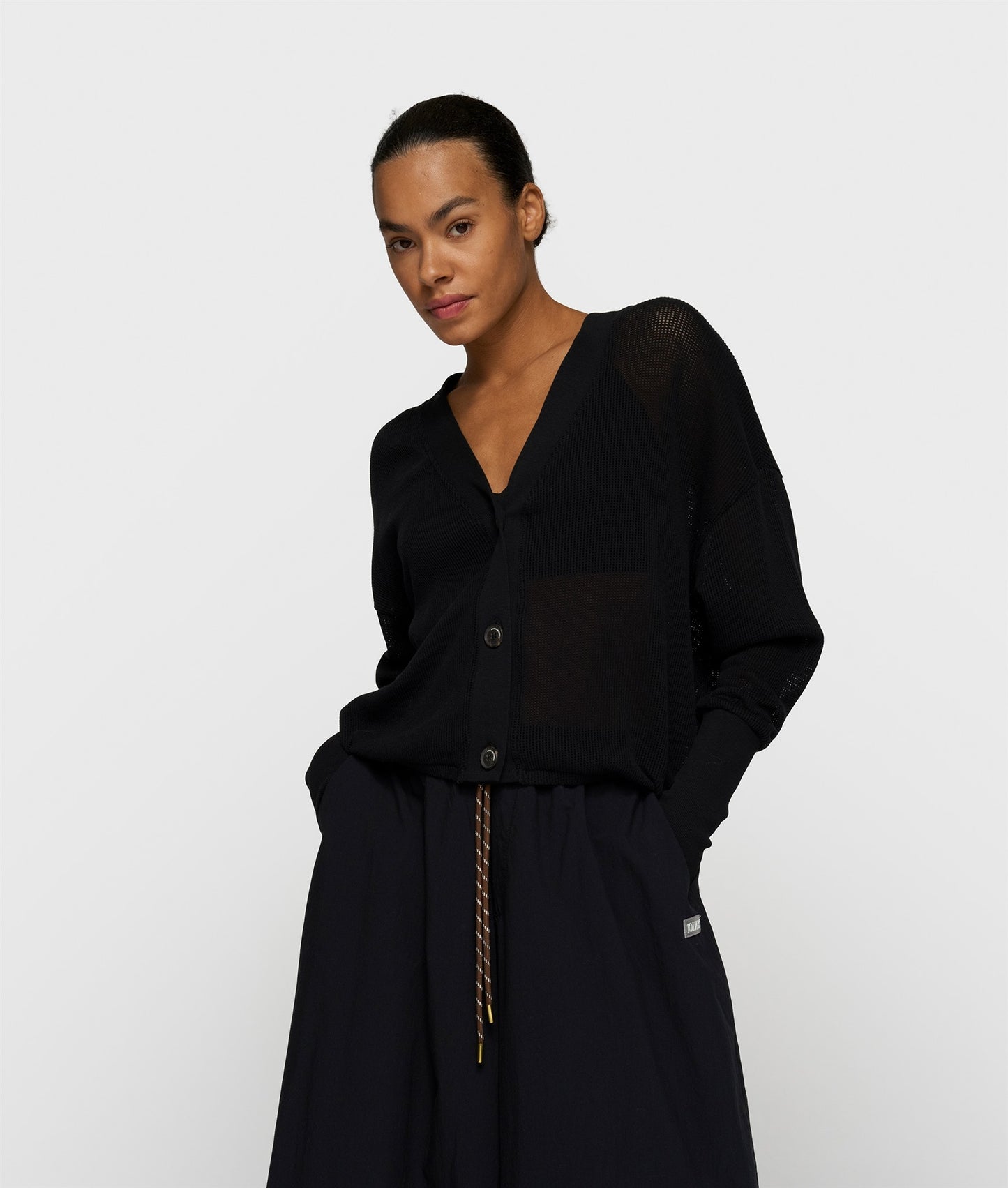 V-Neck Cardigan Mesh black | Bildmaterial bereitgestellt von SHOES.PLEASE.
