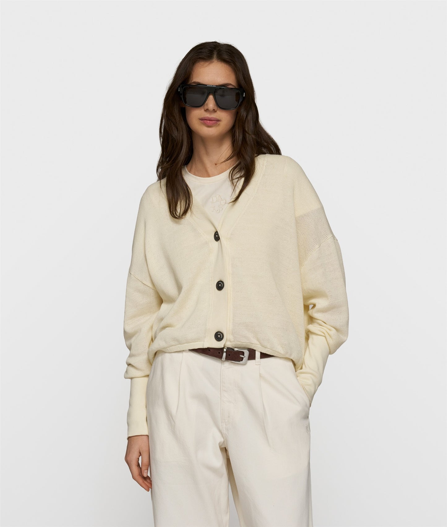 V-Neck Cardigan Mesh soft vanilia | Bildmaterial bereitgestellt von SHOES.PLEASE.