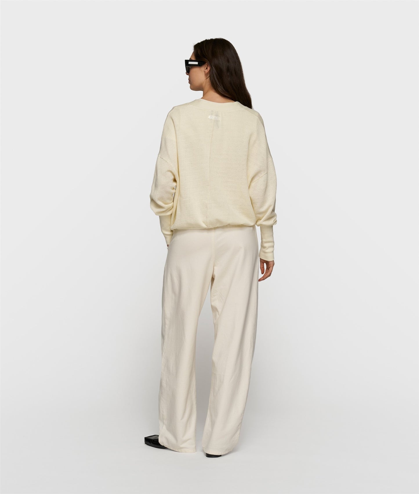 V-Neck Cardigan Mesh soft vanilia | Bildmaterial bereitgestellt von SHOES.PLEASE.