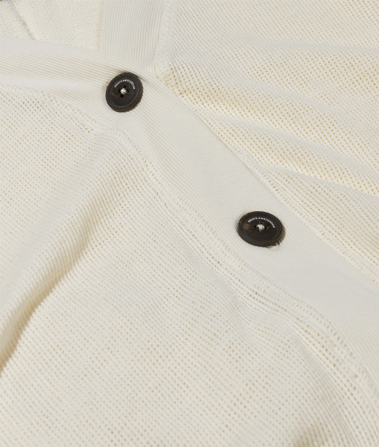 V-Neck Cardigan Mesh soft vanilia | Bildmaterial bereitgestellt von SHOES.PLEASE.