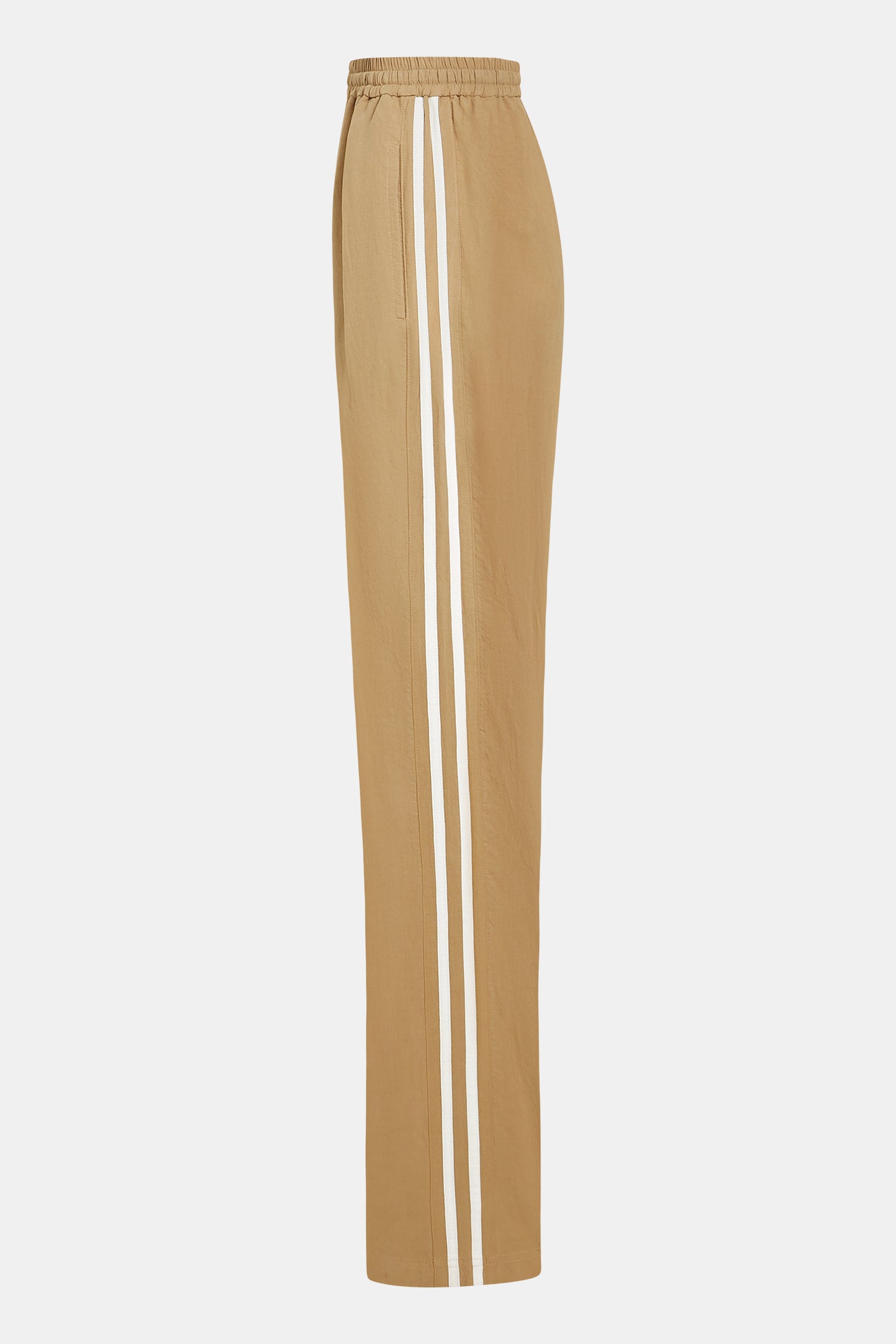 Trousers tanine | Bildmaterial bereitgestellt von SHOES.PLEASE.