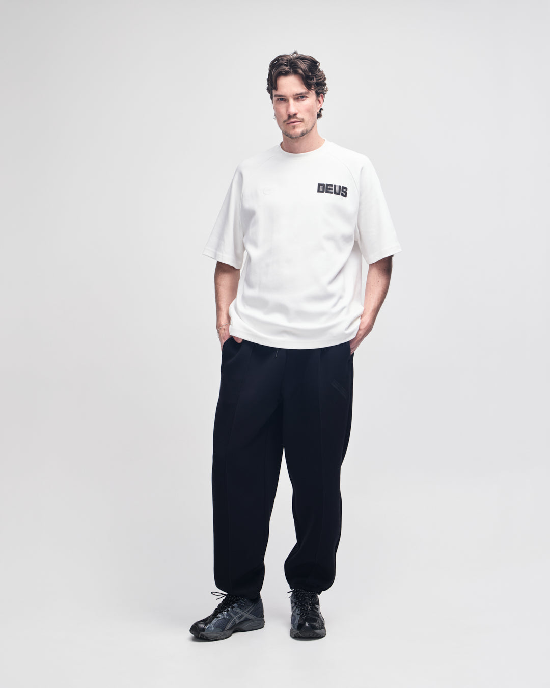 No. Thirty Seven Tee vwh | Bildmaterial bereitgestellt von SHOES.PLEASE.