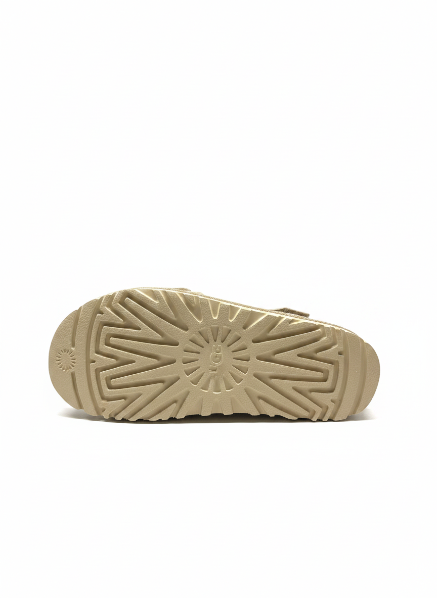 W Goldenstar sand | Bildmaterial bereitgestellt von SHOES.PLEASE.