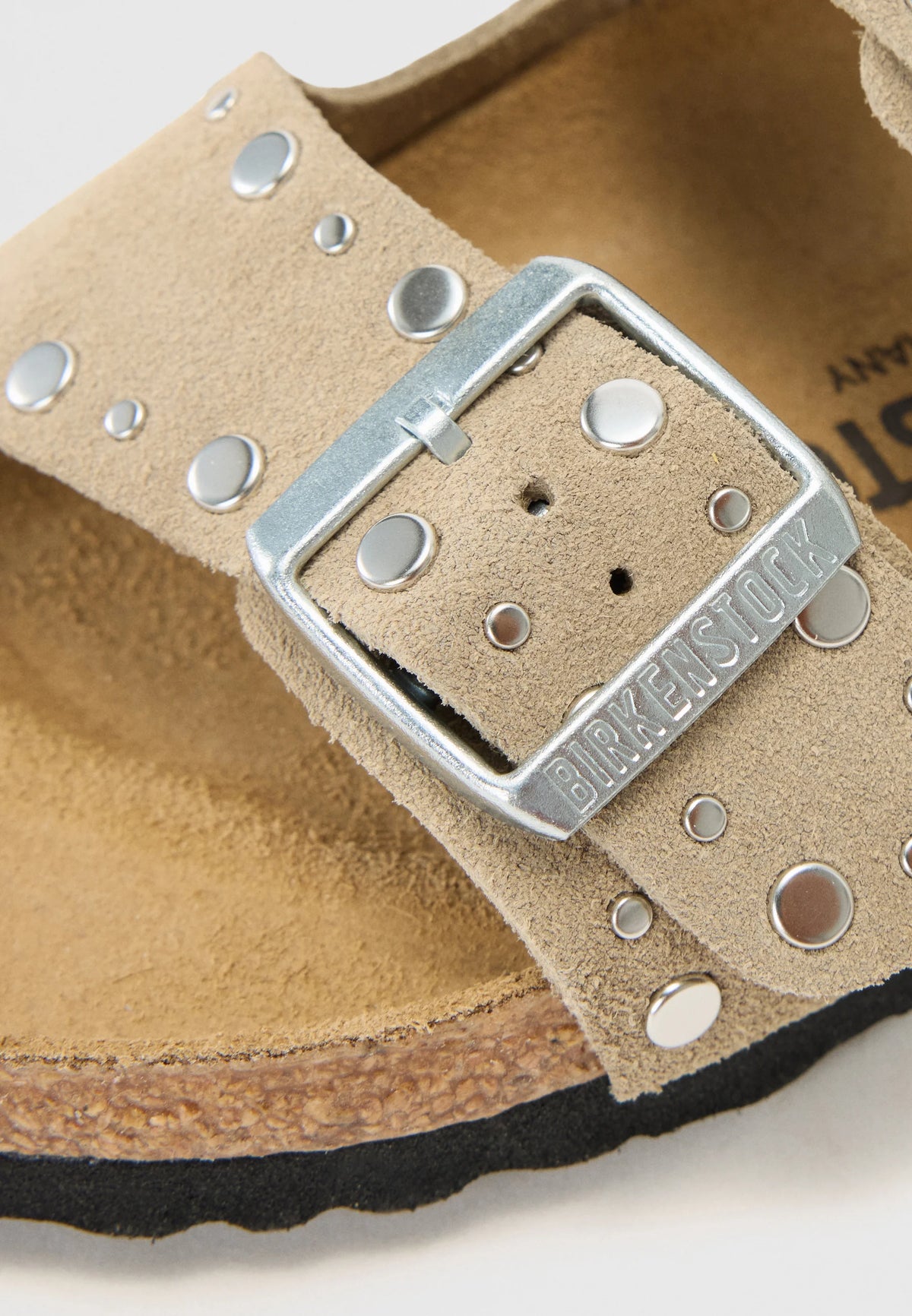Arizona Rivets Suede Leather Women Narrow taupe | Bildmaterial bereitgestellt von SHOES.PLEASE.
