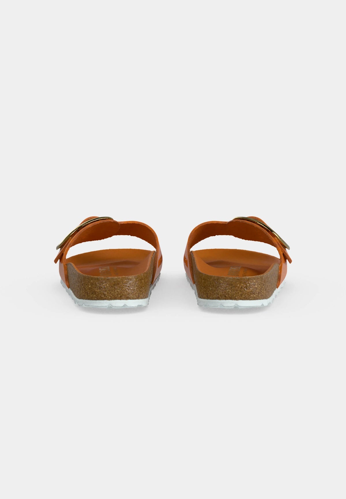 Madrid Big Buckle Natural Leather Patent Narrow high-shine kurkuma | Bildmaterial bereitgestellt von SHOES.PLEASE.