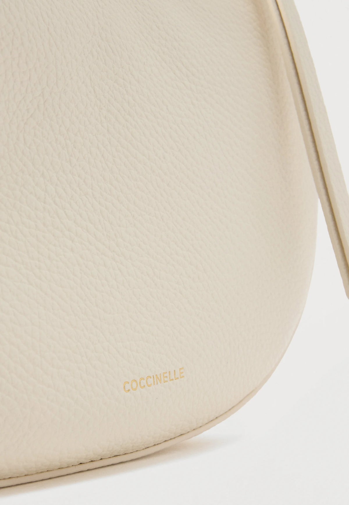 COCCINELLEFUJIKO MINI BAG GRAINED LEATHER pearl | Bildmaterial bereitgestellt von SHOES.PLEASE.