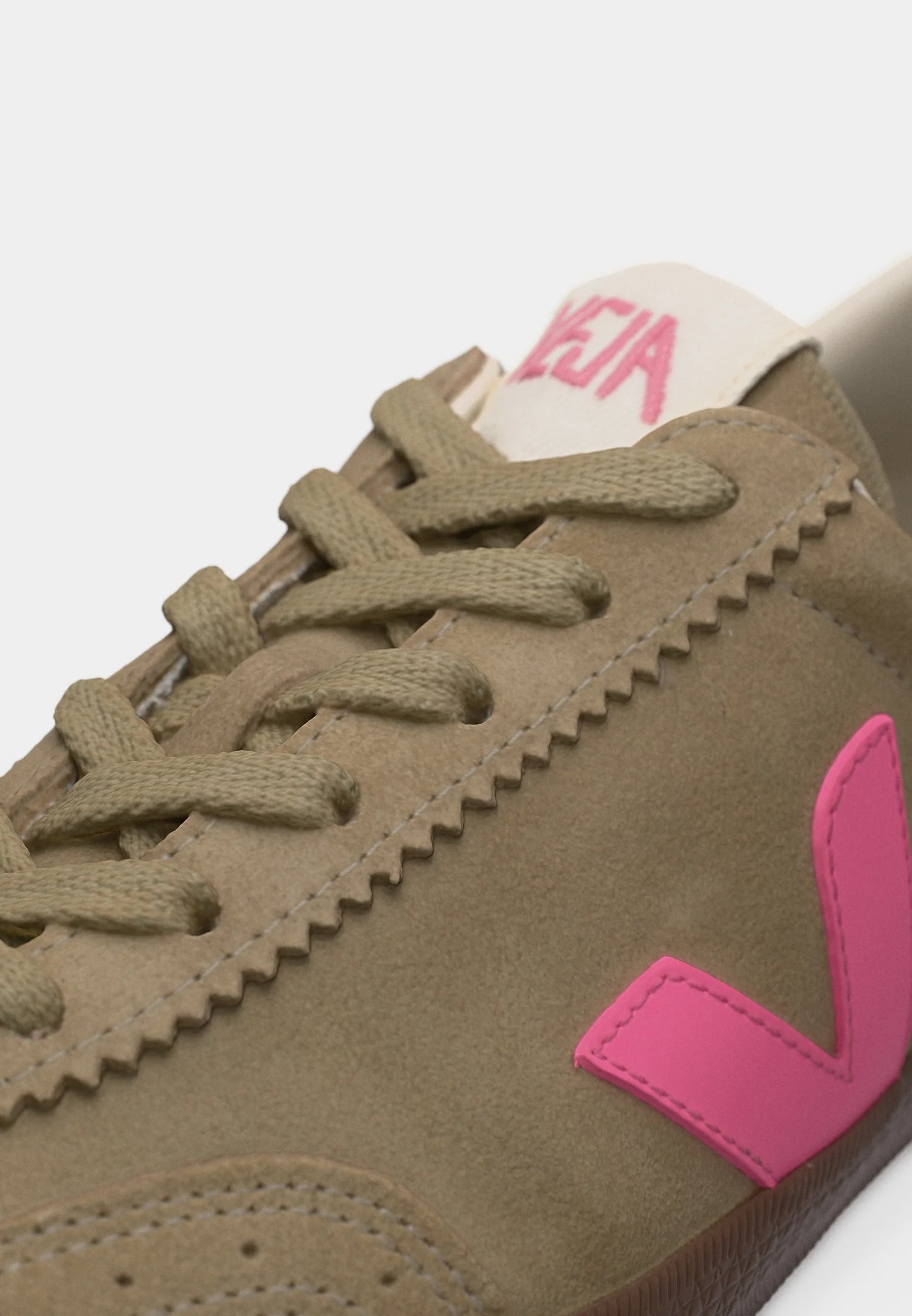 VOLLEY SUEDE TAUPE malibu bark | Bildmaterial bereitgestellt von SHOES.PLEASE.