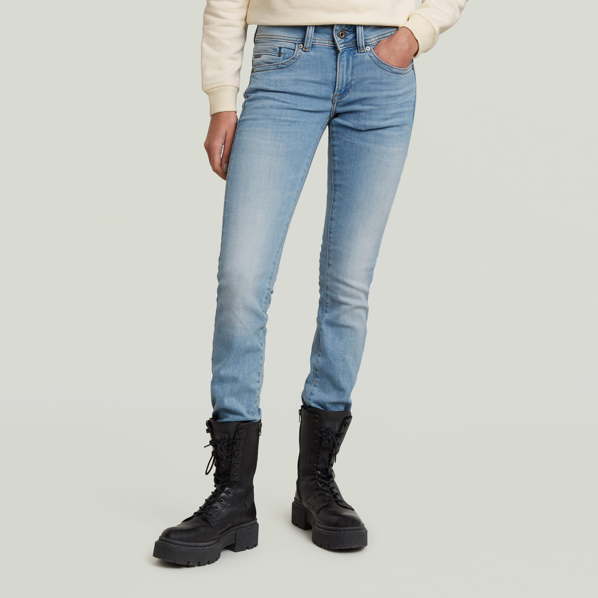 Midge Saddle Mid Straight Wmn lt indigo | Bildmaterial bereitgestellt von SHOES.PLEASE.