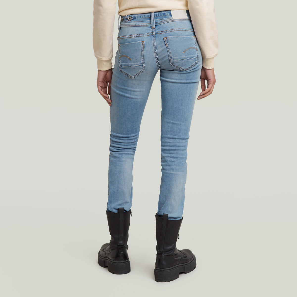 Midge Saddle Mid Straight Wmn lt indigo | Bildmaterial bereitgestellt von SHOES.PLEASE.
