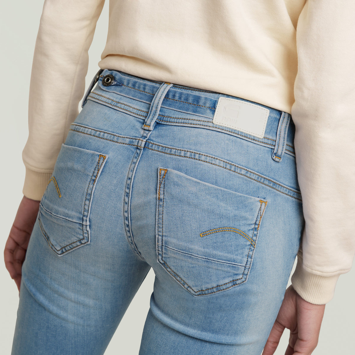 Midge Saddle Mid Straight Wmn lt indigo | Bildmaterial bereitgestellt von SHOES.PLEASE.