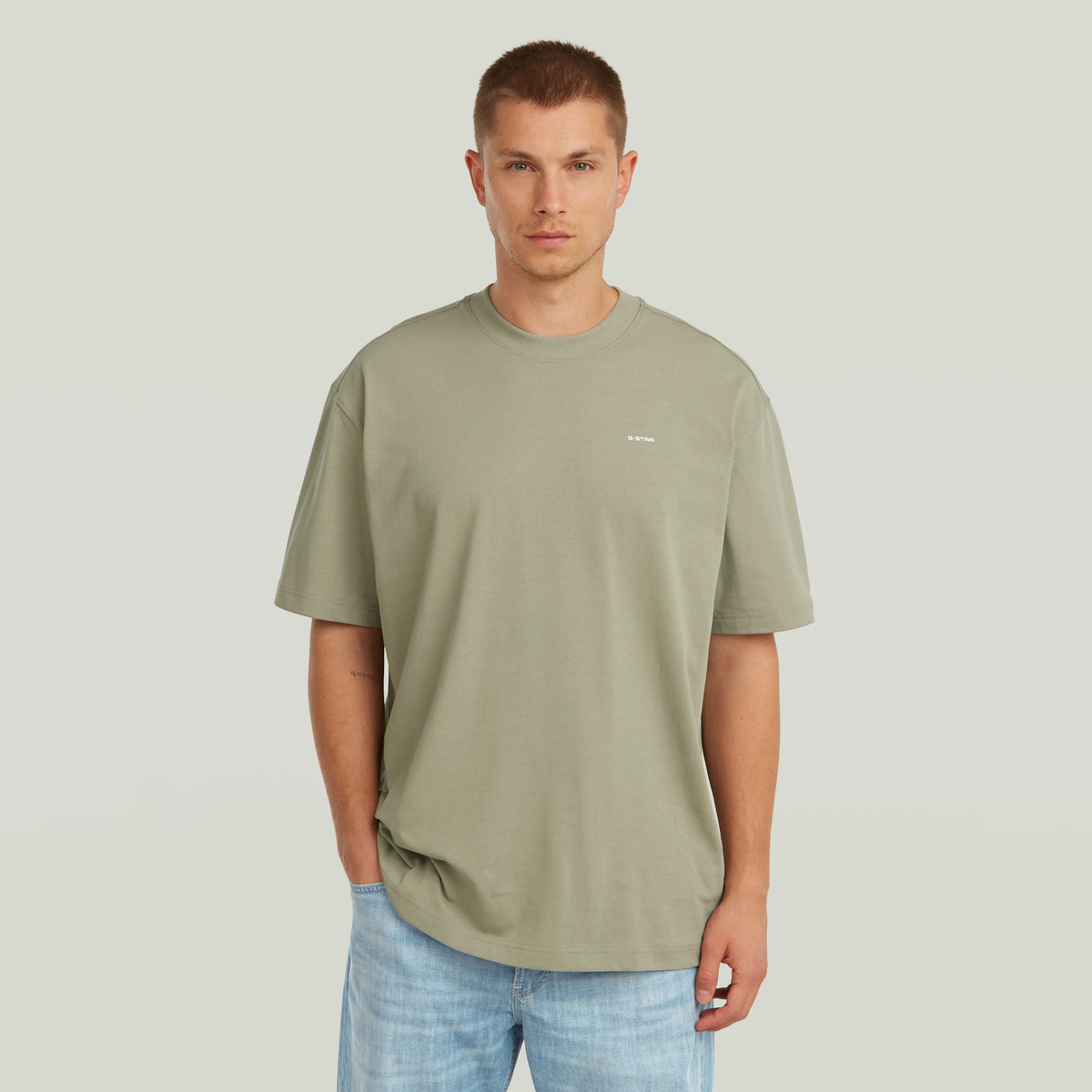 Back gr relaxed r t green | Bildmaterial bereitgestellt von SHOES.PLEASE.