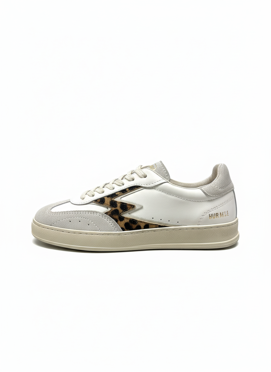CLUB DELUXE BRUSHED TOBACCO LEOPARD PRINT SCRATCHED SUEDE LOGO white leo | Bildmaterial bereitgestellt von SHOES.PLEASE.